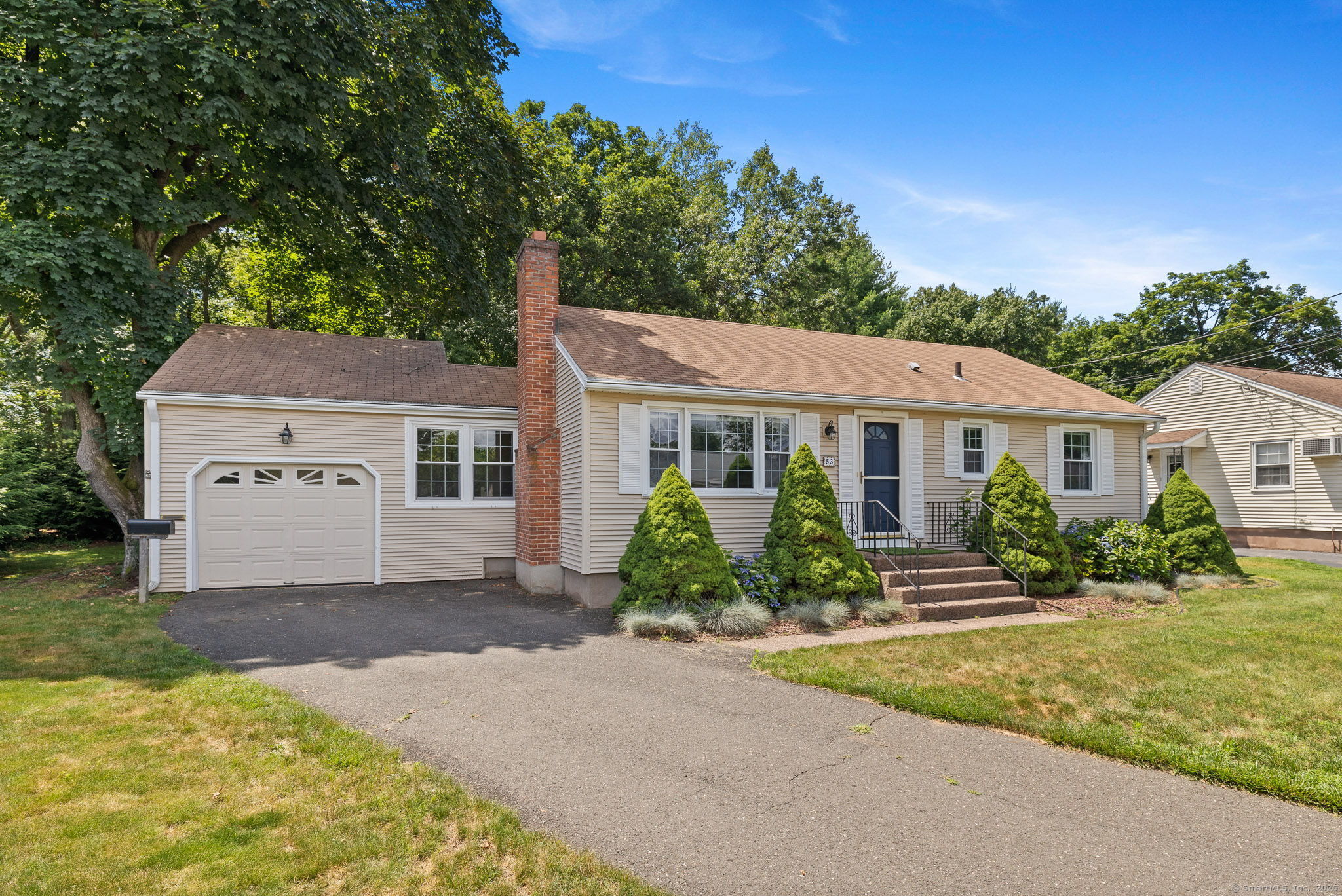 Property Photo:  53 Lydall Road  CT 06118 