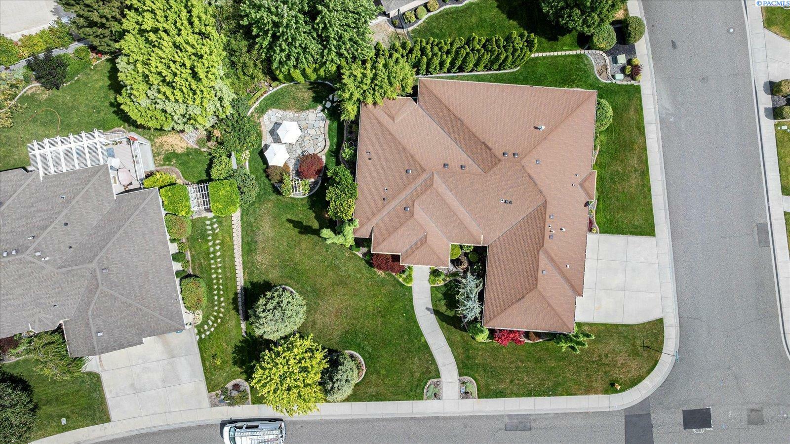 Property Photo: 332 Falconridge St. WA 99352