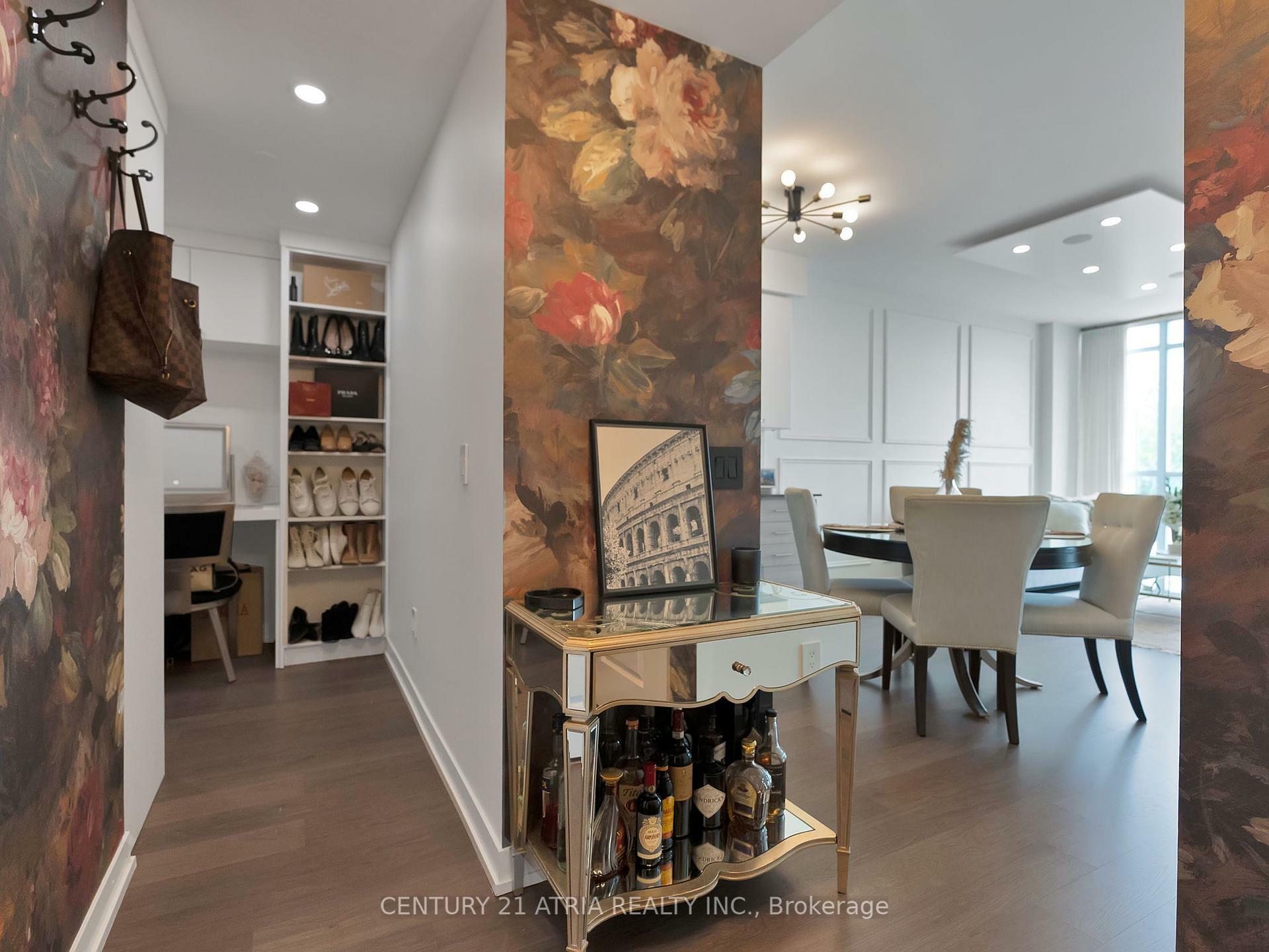 Property Photo: 8 Fieldway Road 526 ON M8Z 0C3