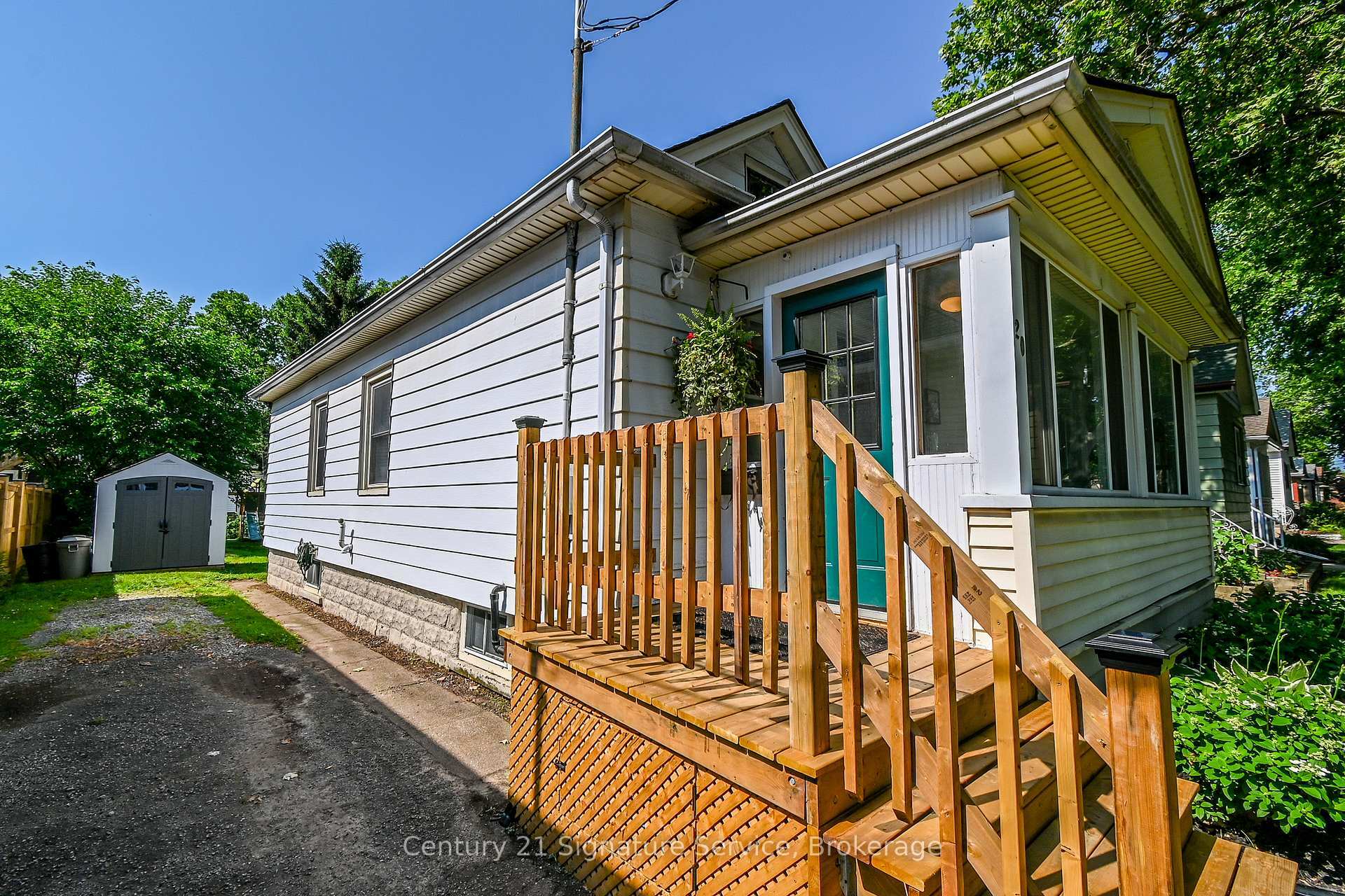 Property Photo: 20 Linden Street ON L2R 1H5