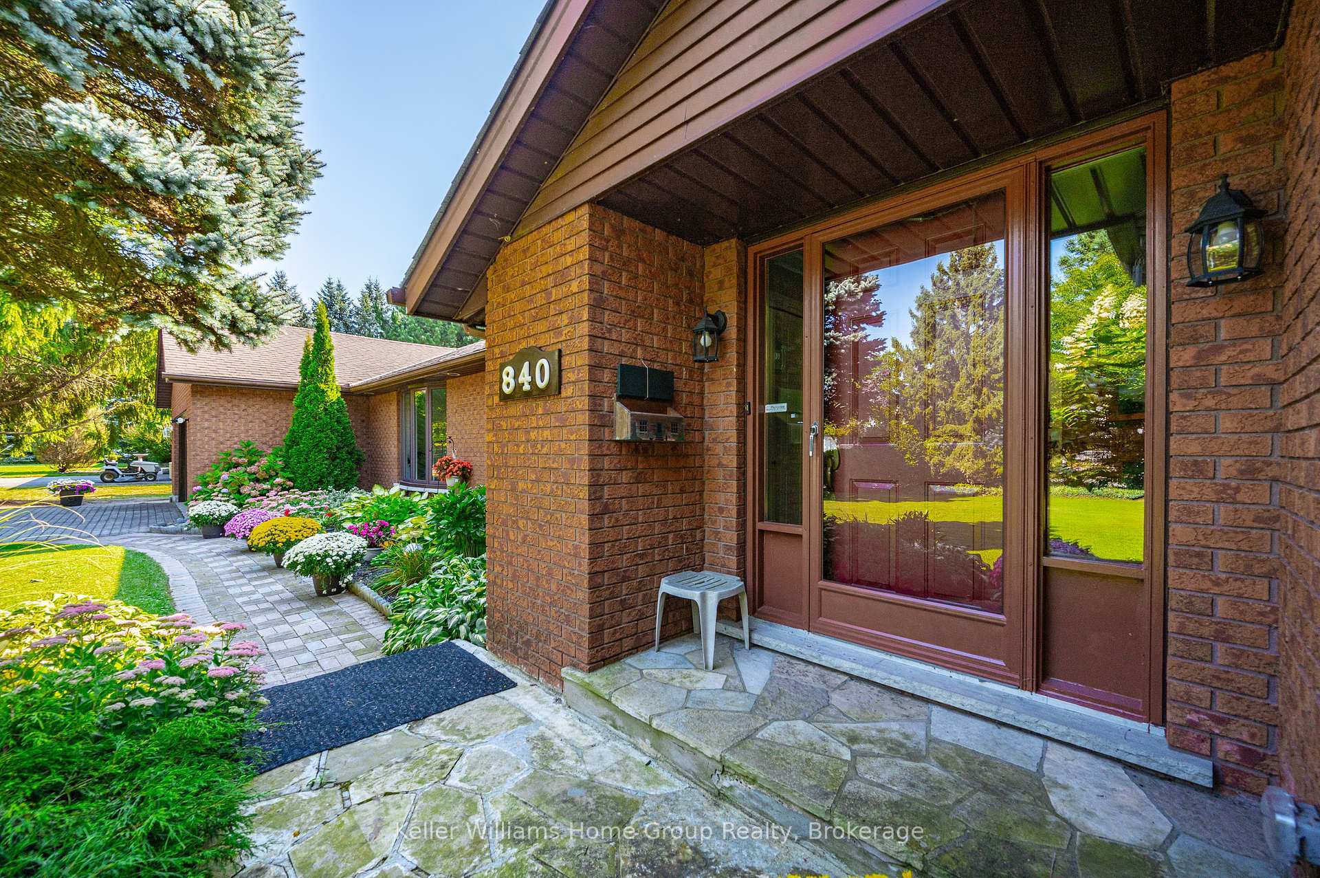 Property Photo:  840 St George Street E  ON N1M 2Y1 