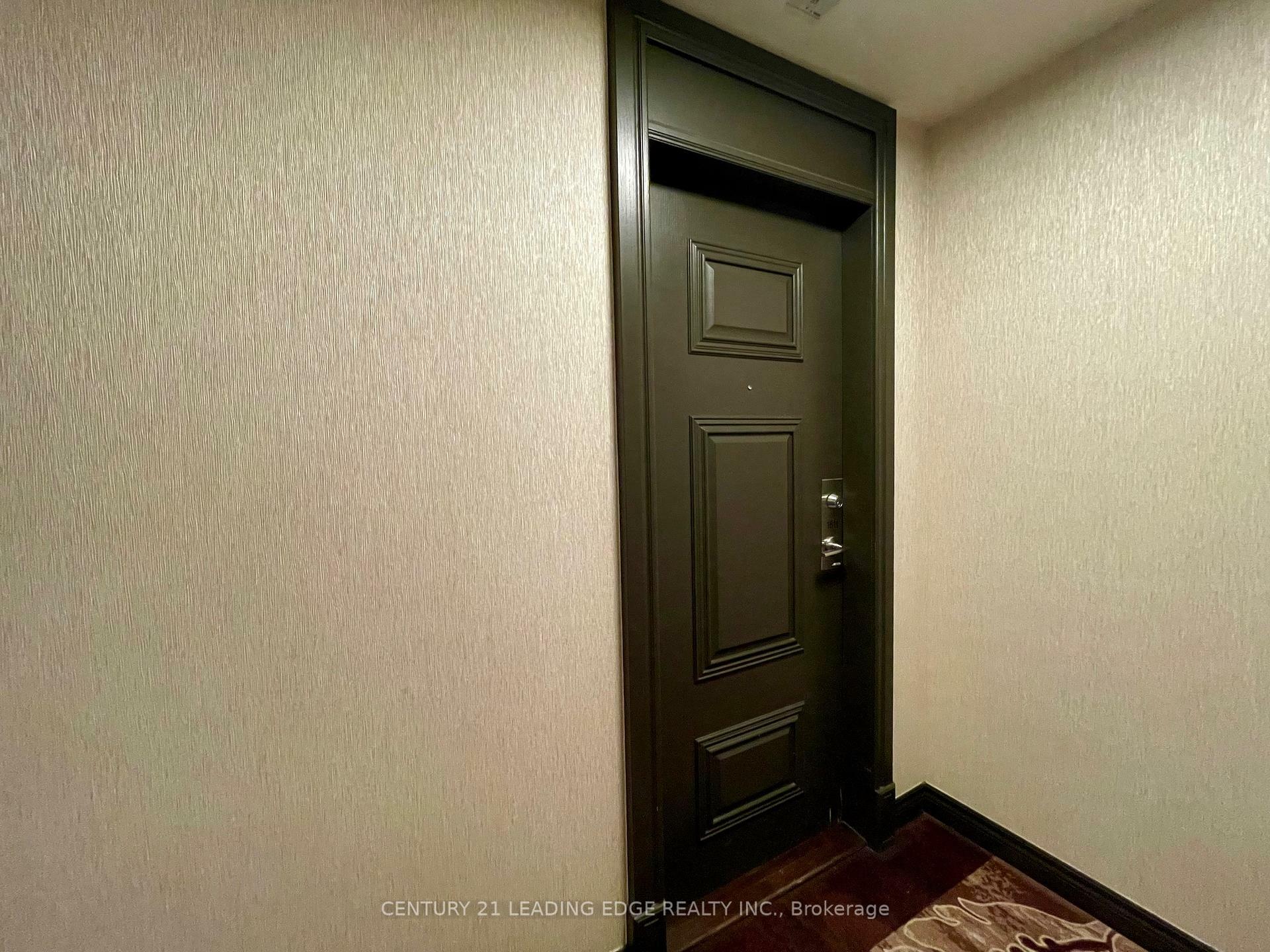 Property Photo: 28 Olive Avenue 1611 ON M2N 7E6