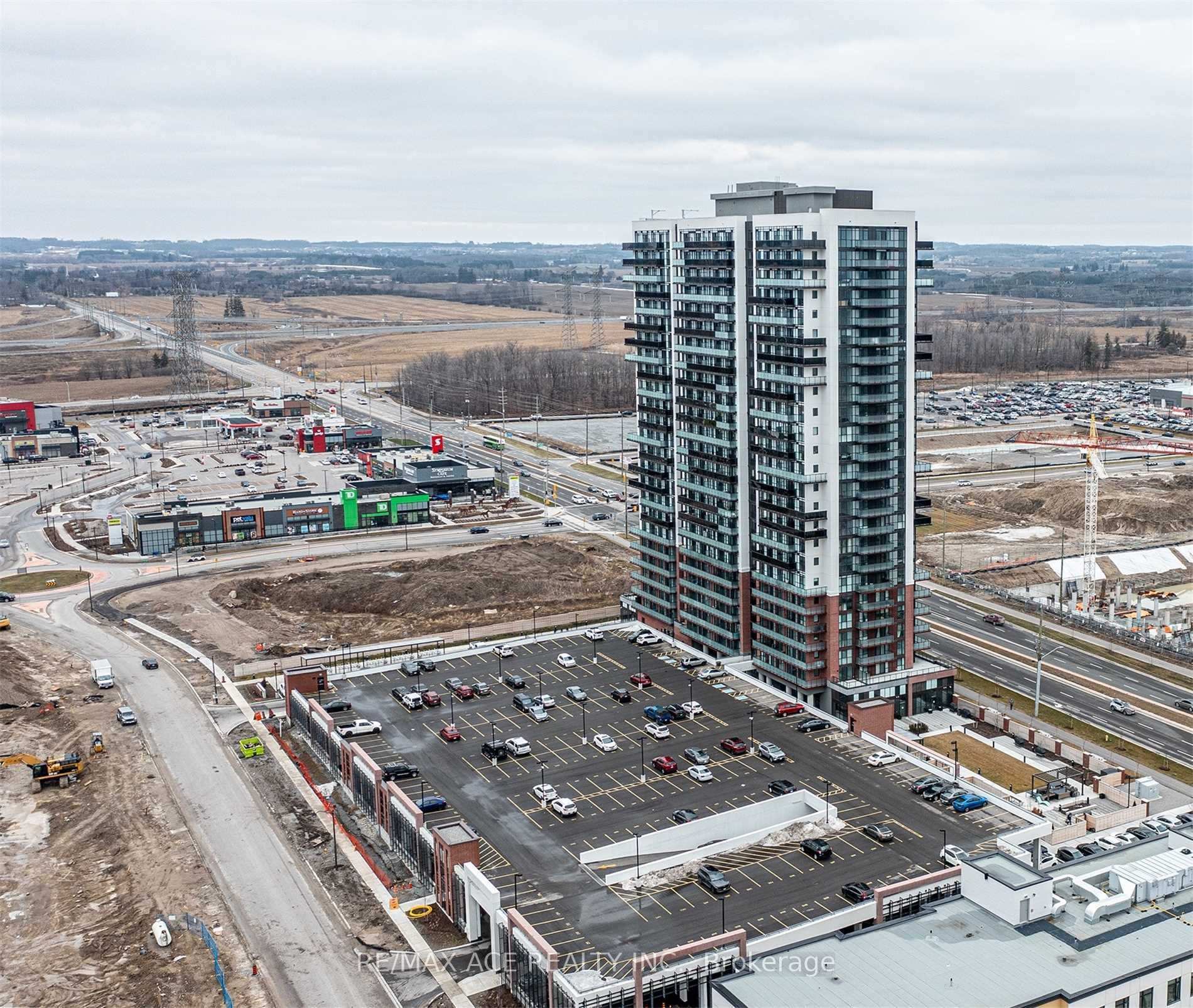 Property Photo: 2550 Simcoe Street N 1402 ON L1L 0R5