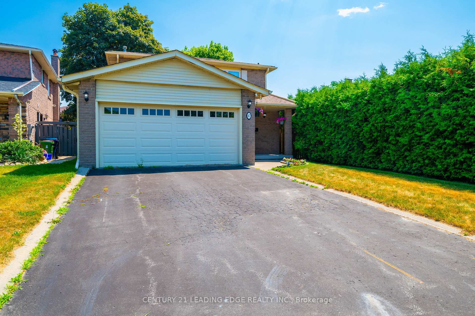 Property Photo: 47 Farmhill Court ON M1B 2M1