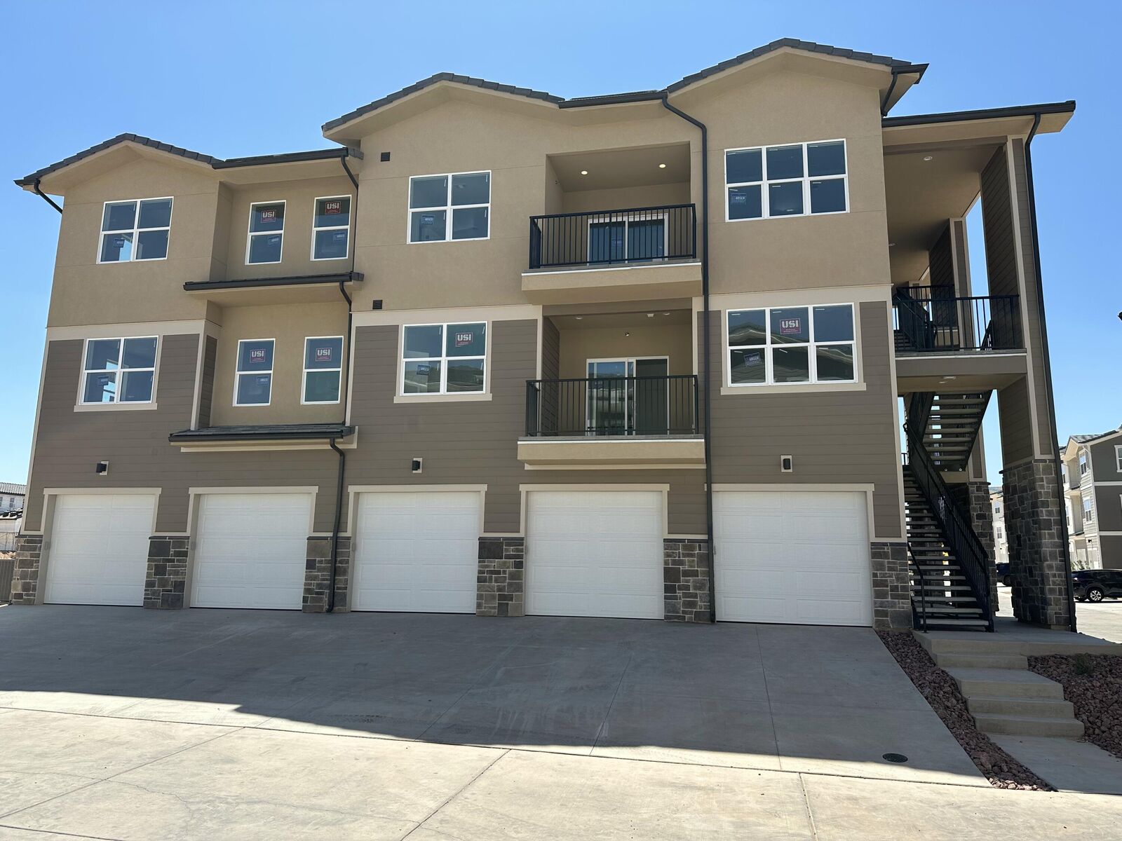 Property Photo: 6051 Silver Birch Ln 6-201 UT 84790