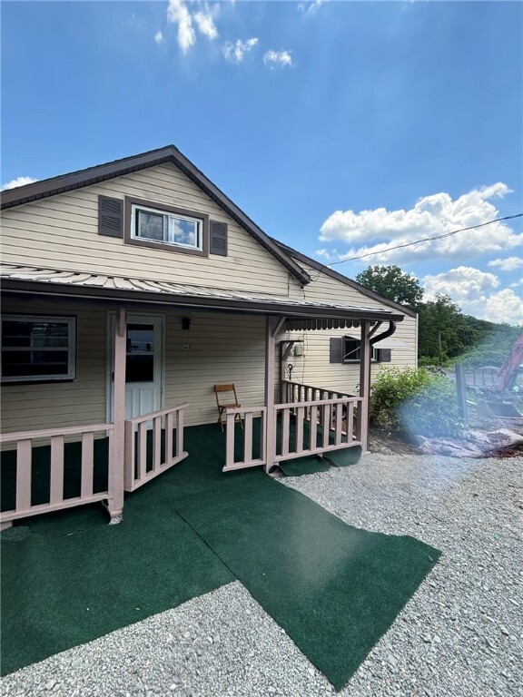 Property Photo: 48 Grubbs Rd PA 15024
