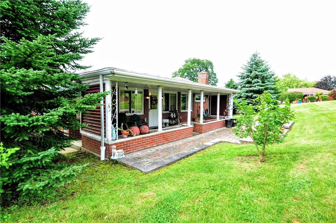Property Photo: 2204 Walch Street PA 15063