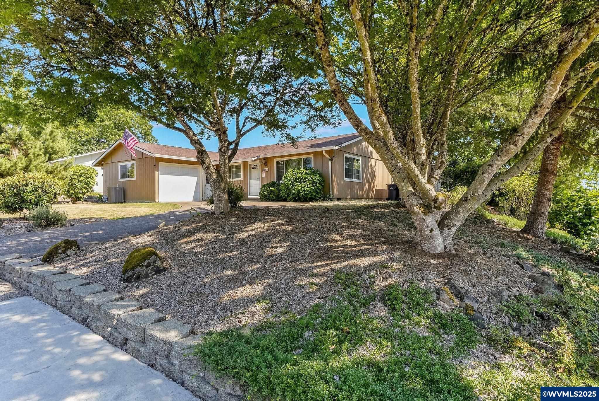 Property Photo:  111 Gerlinger Ln  OR 97338 