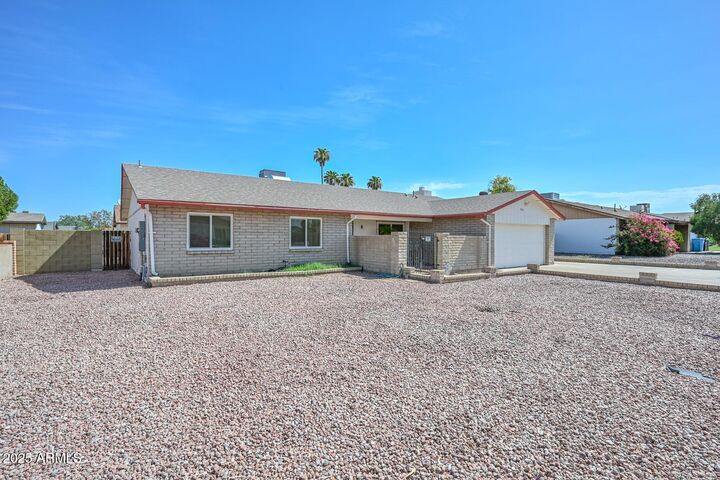 Property Photo:  5016 W Columbine Drive  AZ 85304 