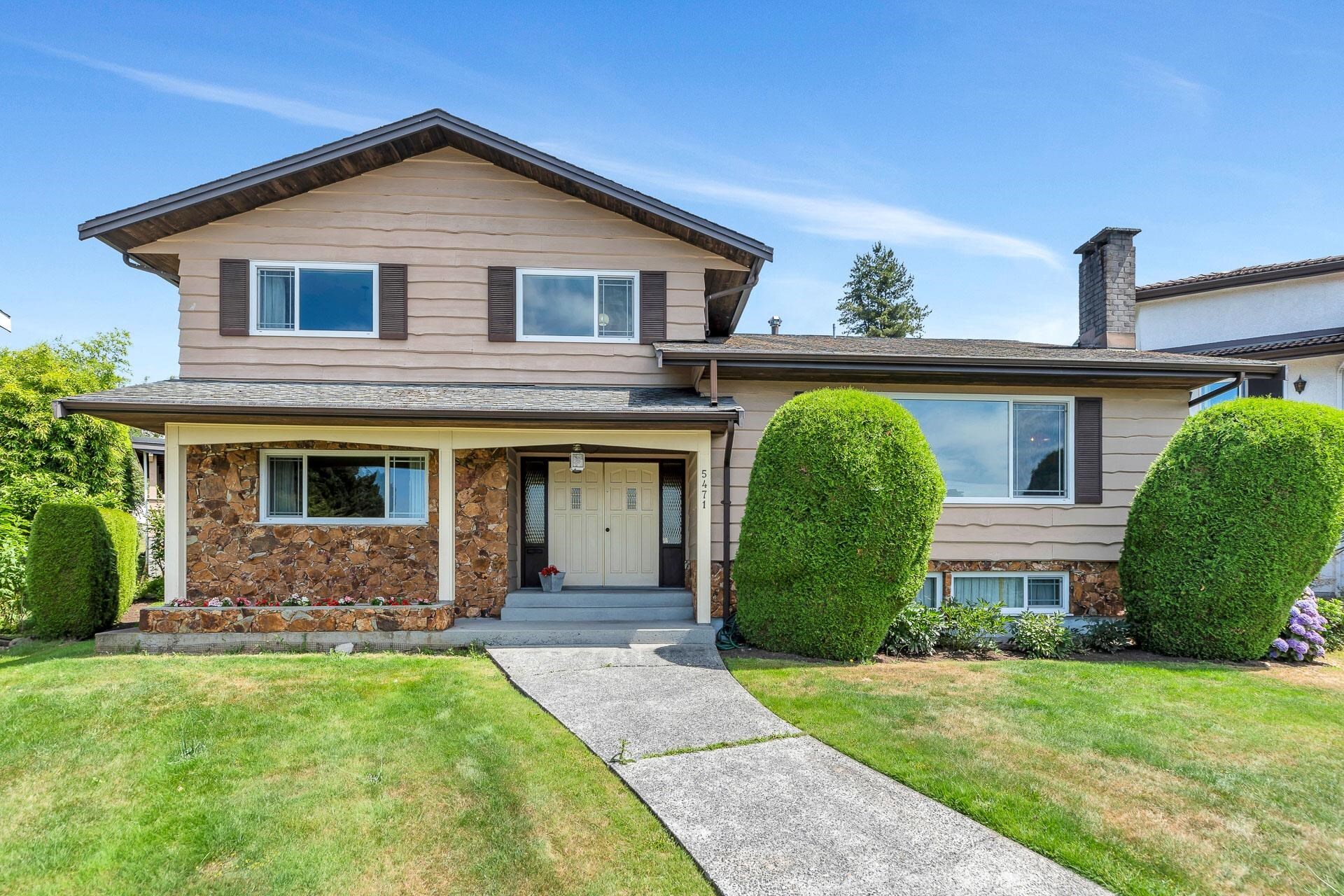 Property Photo: 5471 Heathdale Court BC V5B 2H7