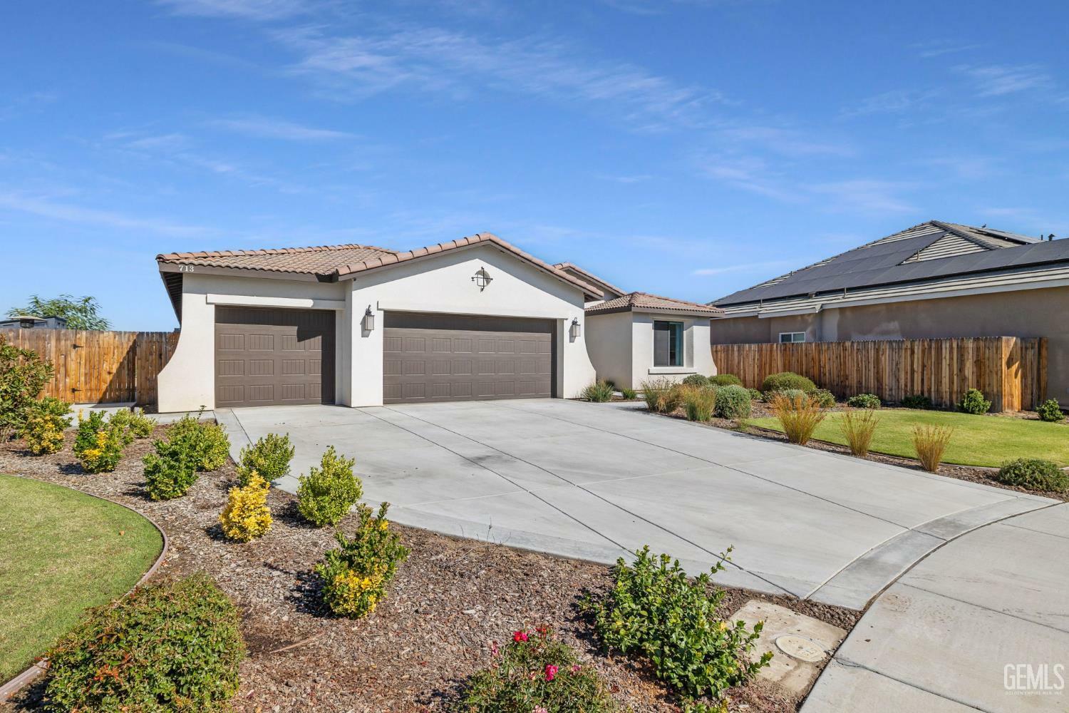 Property Photo:  713 Winooski Court  CA 93314 