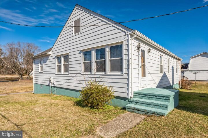Property Photo:  4870 Calvert Drive  MD 20685 