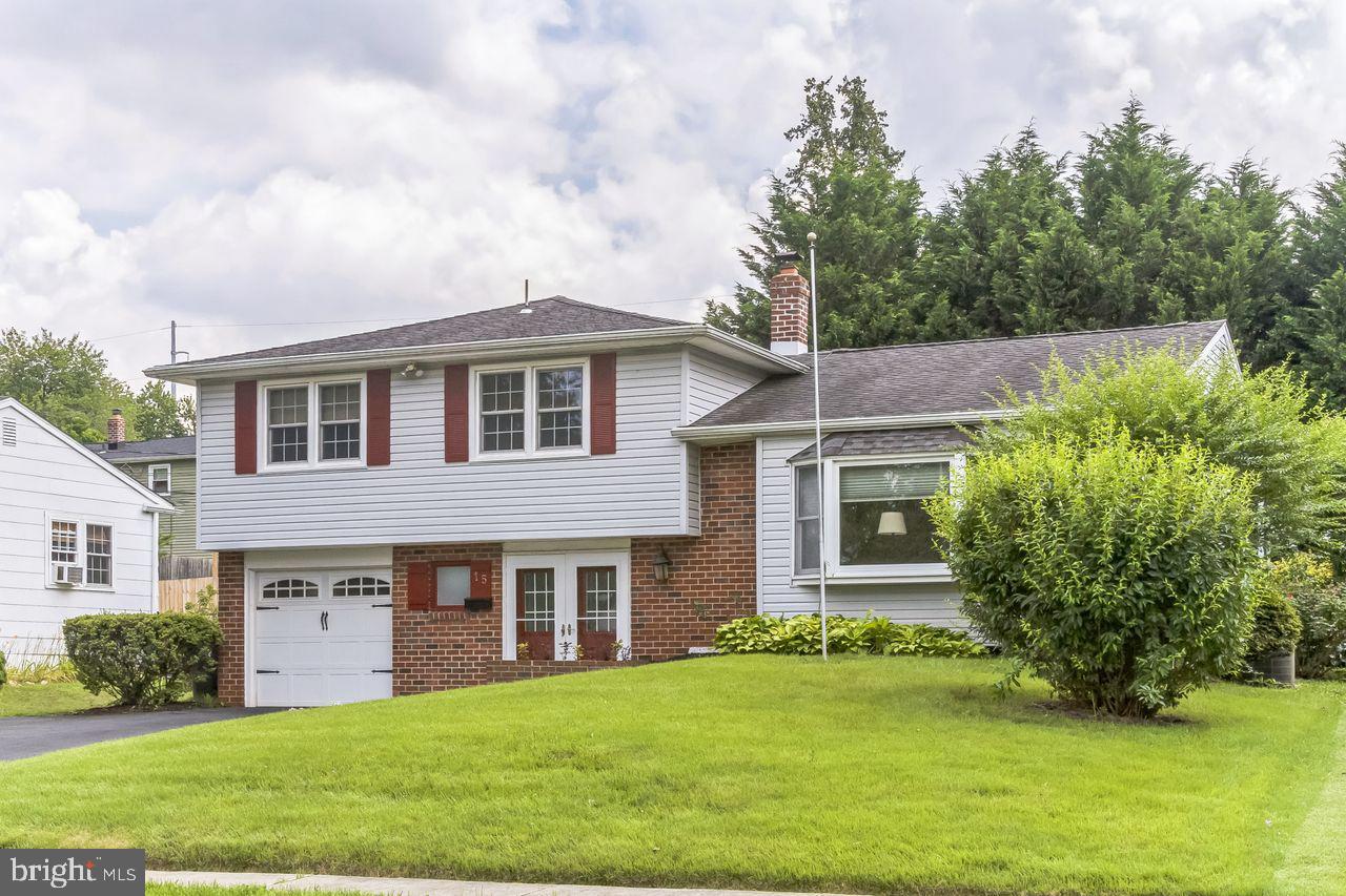 Property Photo: 15 Pinedale Road DE 19711