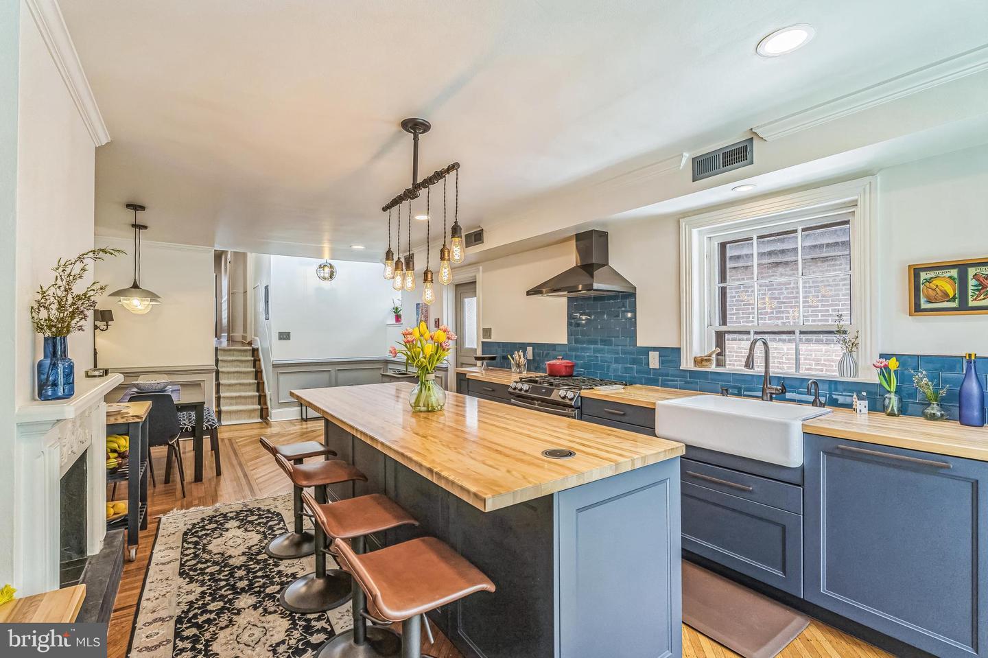 Property Photo: 327 S 17th Street Ph PA 19103