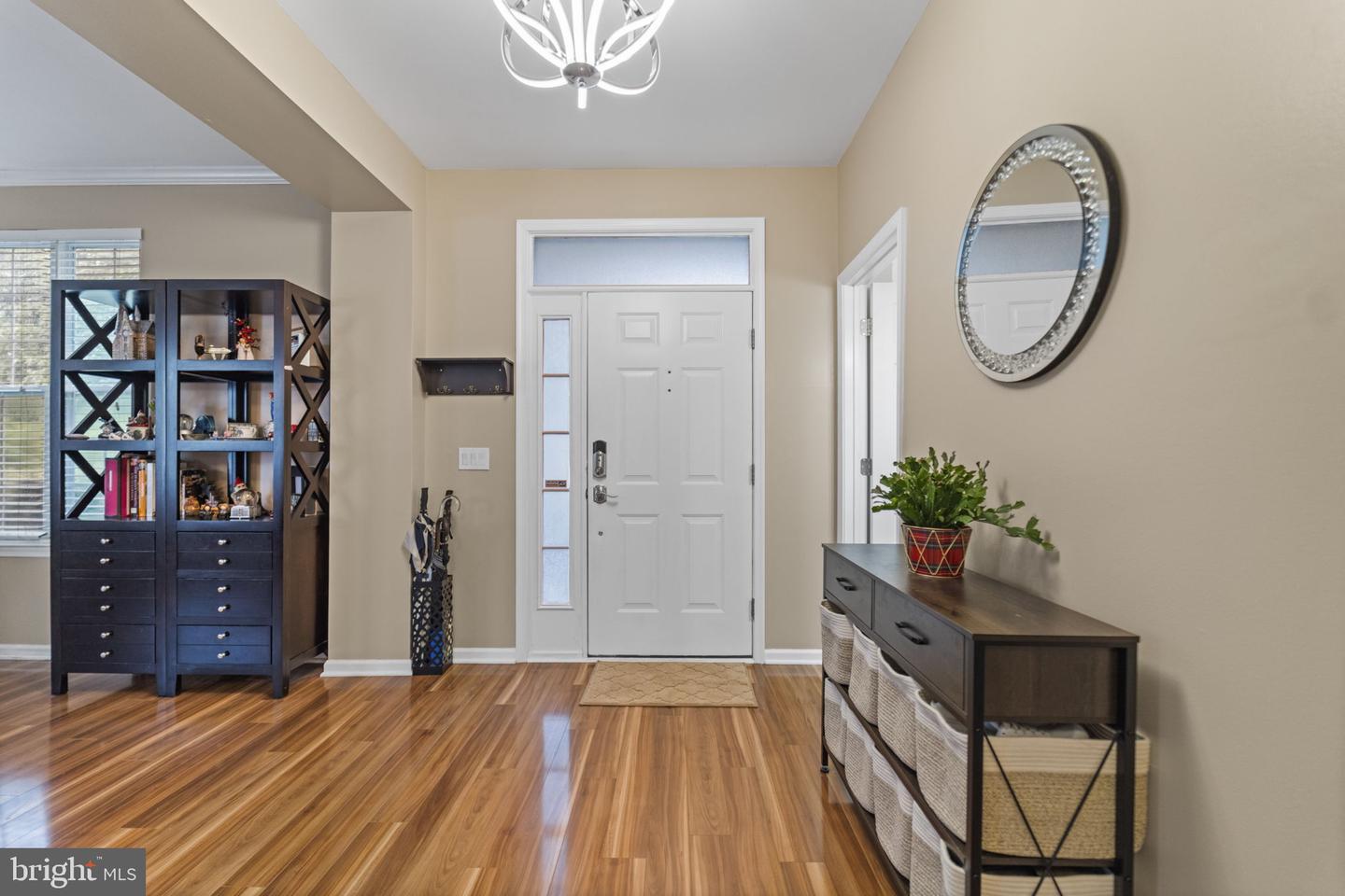 Property Photo: 6 Hempstead Court NJ 08520