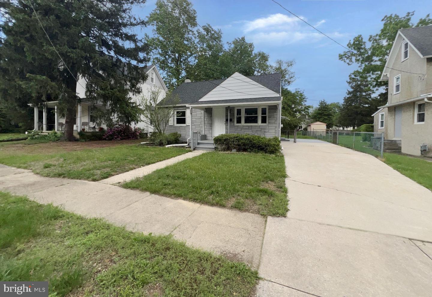 Property Photo: 112 E Central Avenue NJ 08032