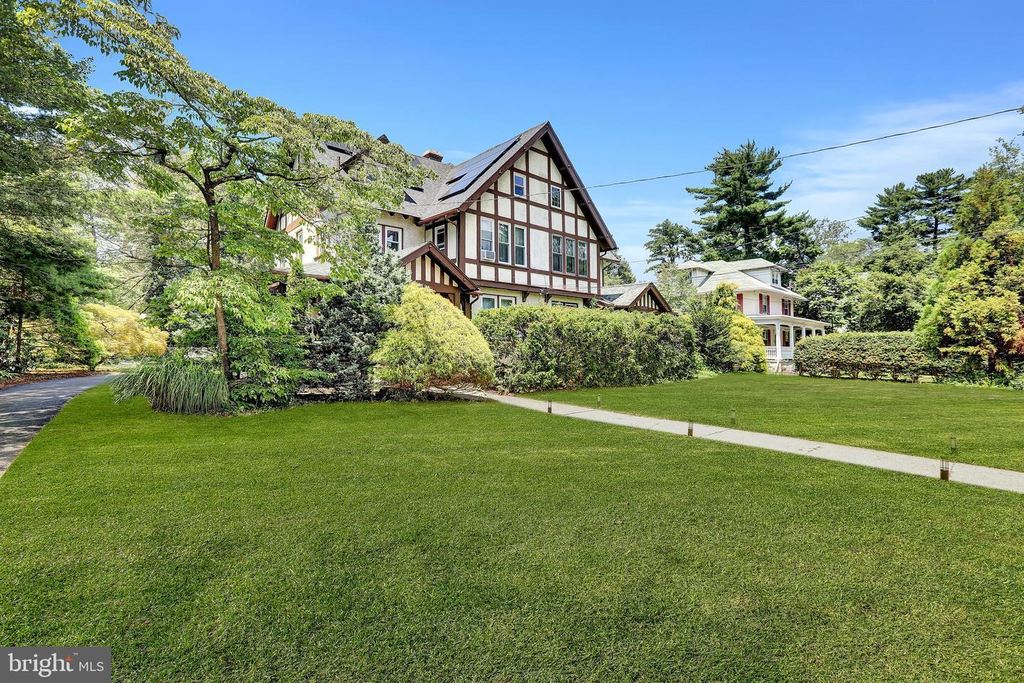 51 N Evergreen Avenue  Woodbury NJ 08096 photo