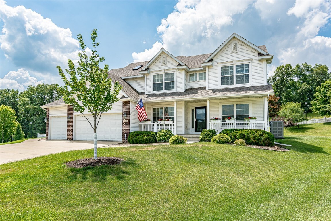 Property Photo: 1623 Colony Court SE IA 52403