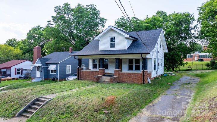 Property Photo:  242 8th Avenue Drive SW  NC 28602 