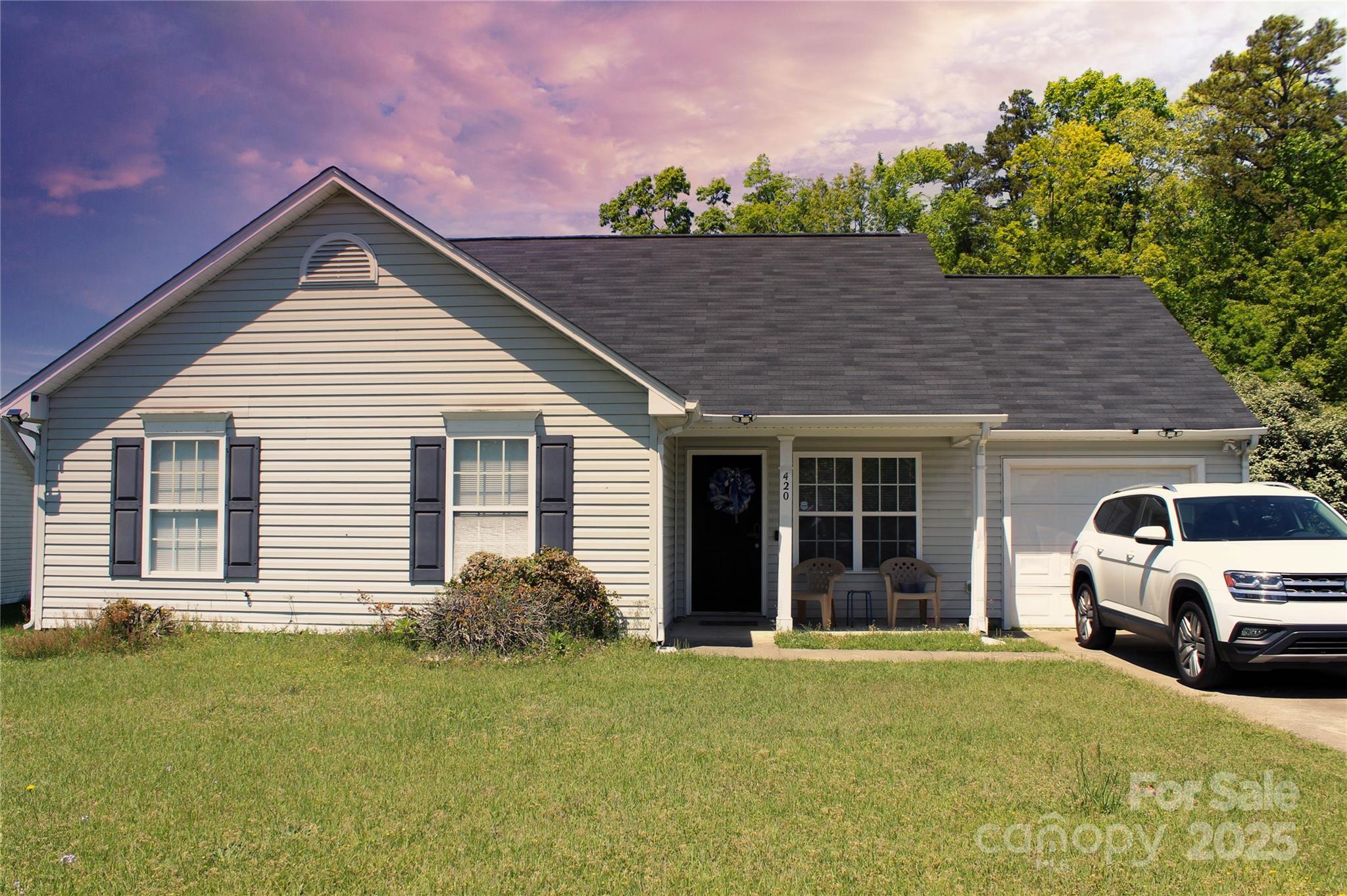 Property Photo: 420 Leecrest Drive NC 28214