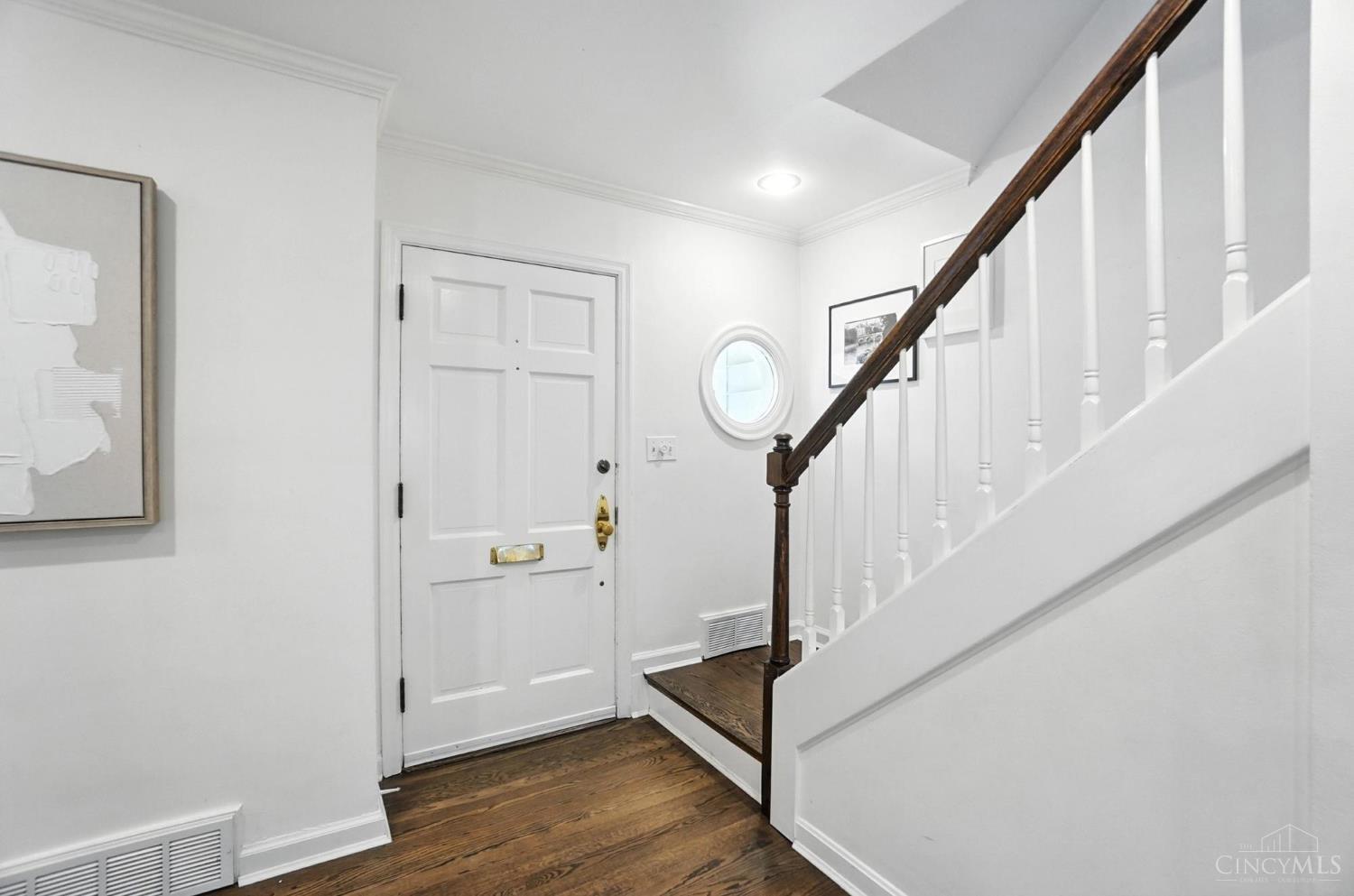 Property Photo: 3831 Broadview Drive OH 45208