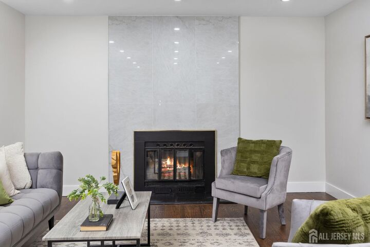 Property Photo:  6 Ryan Road  NJ 08512 