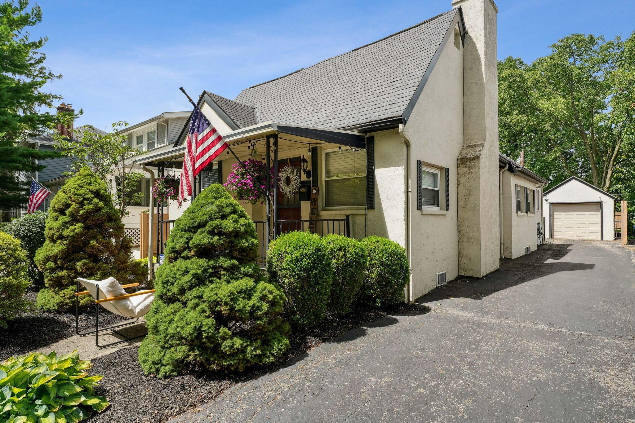 Property Photo: 1317 Broadview Avenue OH 43212