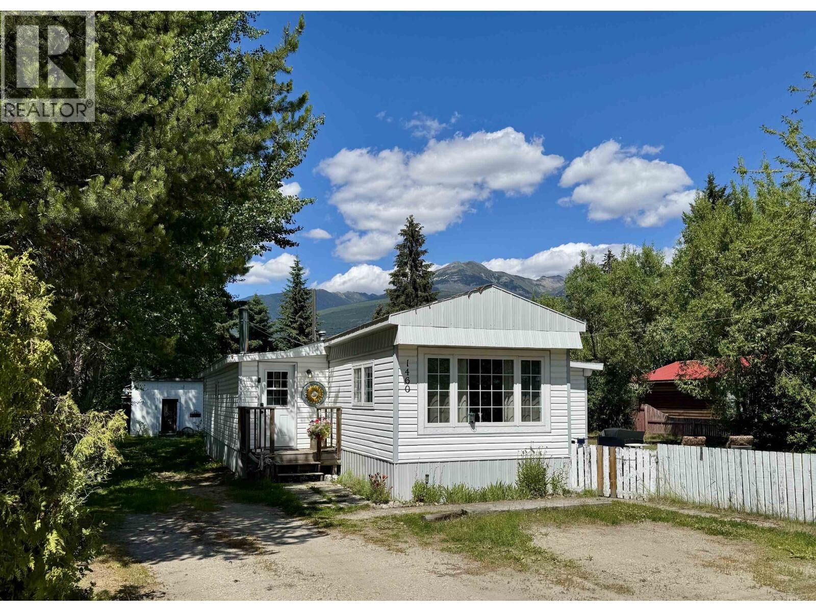 Property Photo:  1460 7th Avenue  BC V0E 2Z0 