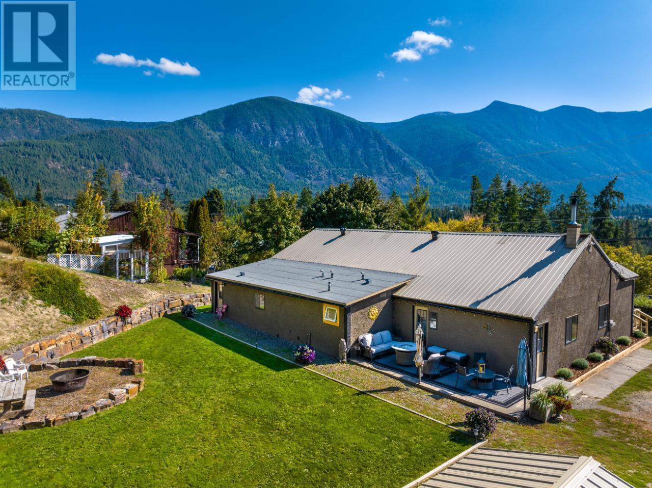 Property Photo: 3706 3 Highway BC V0B 1K0