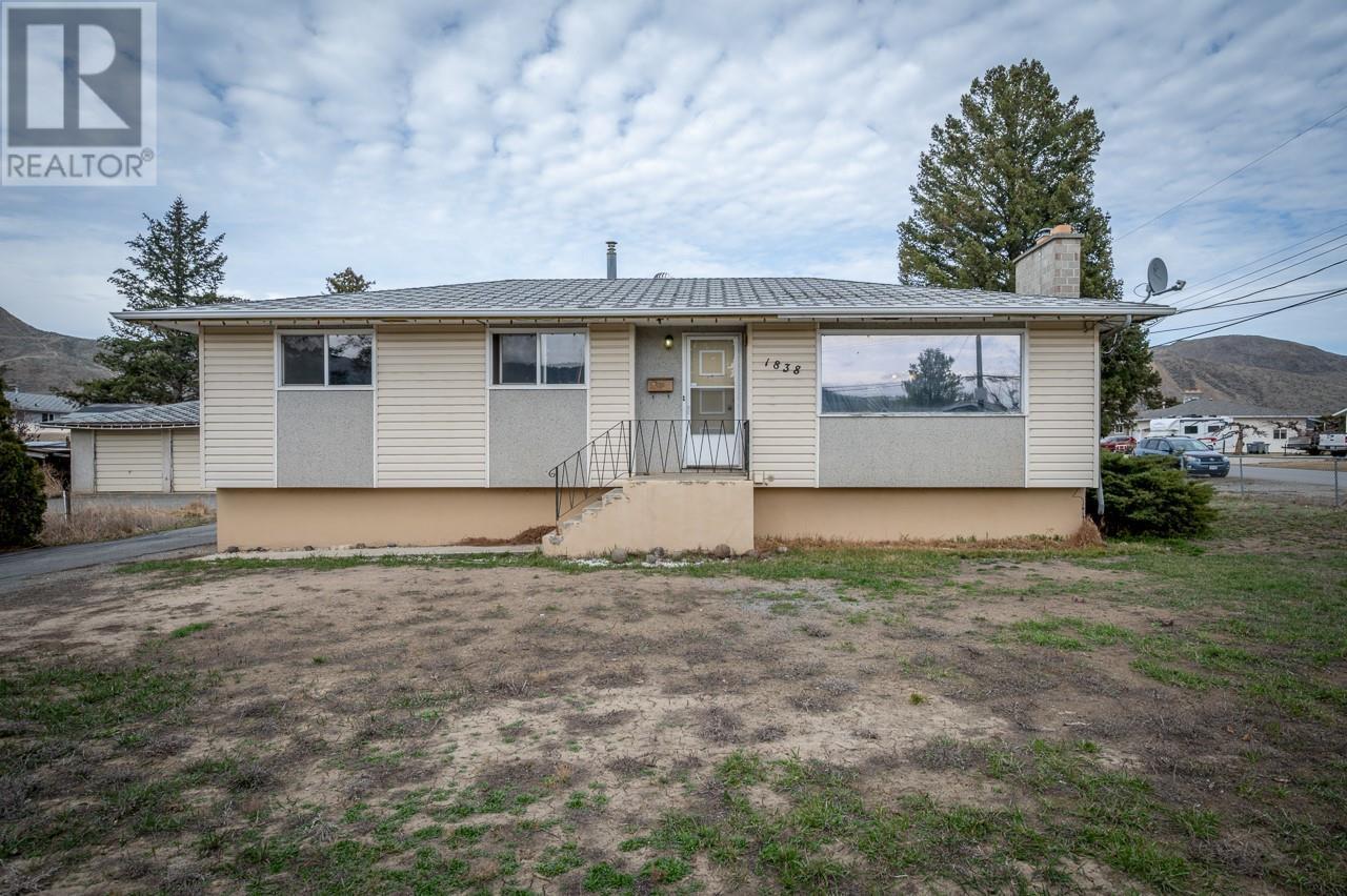Property Photo: 1838 Fleetwood Avenue BC V2B 4S1