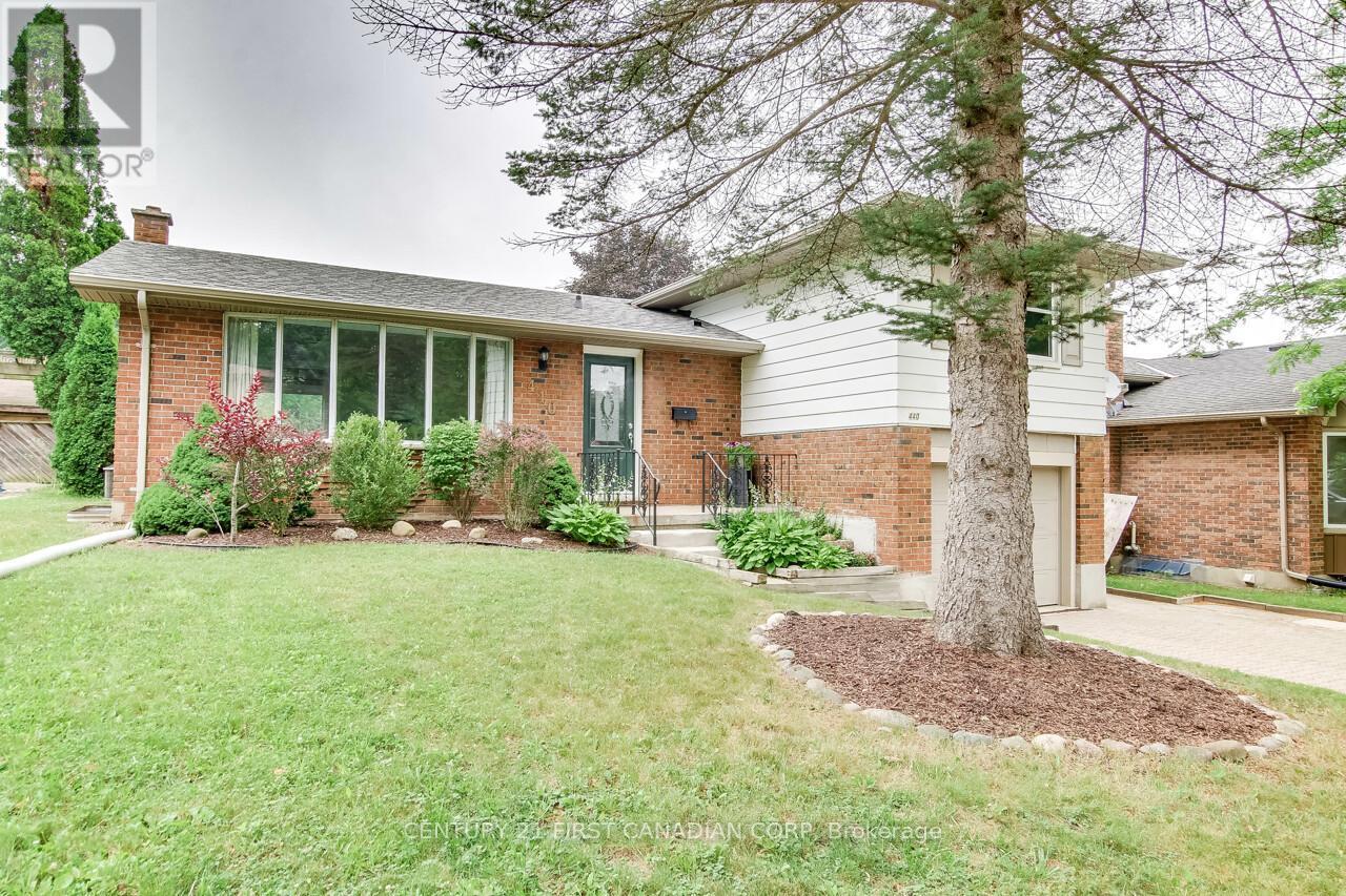 Photo de la propriété: 440 Castlegrove Boulevard ON N6G 1K8