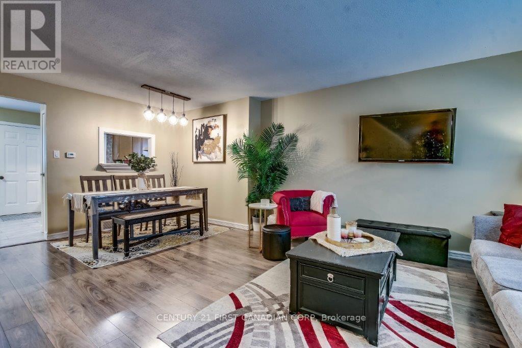 Photo de la propriété: 700 Exeter Road 32 ON N6E 1L2