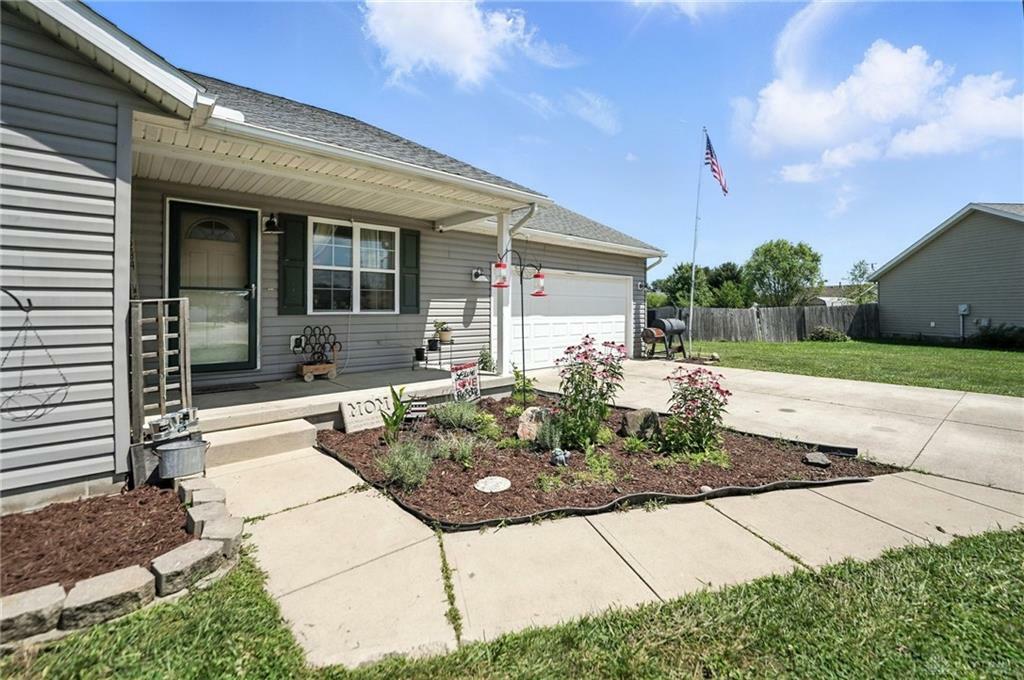 Property Photo: 204 Ivy Creek Cove OH 45335
