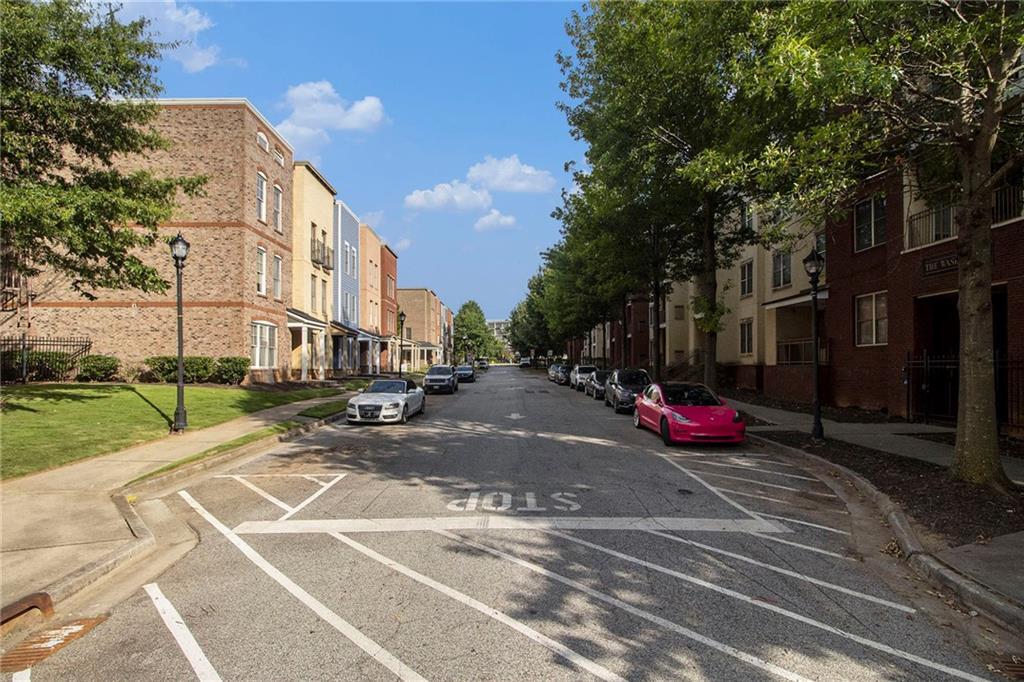 Property Photo: 870 Mayson Turner Road NW 1320 GA 30314