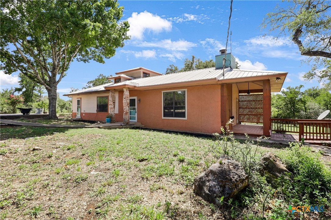 Property Photo: 2211 Hilliard Road TX 78666