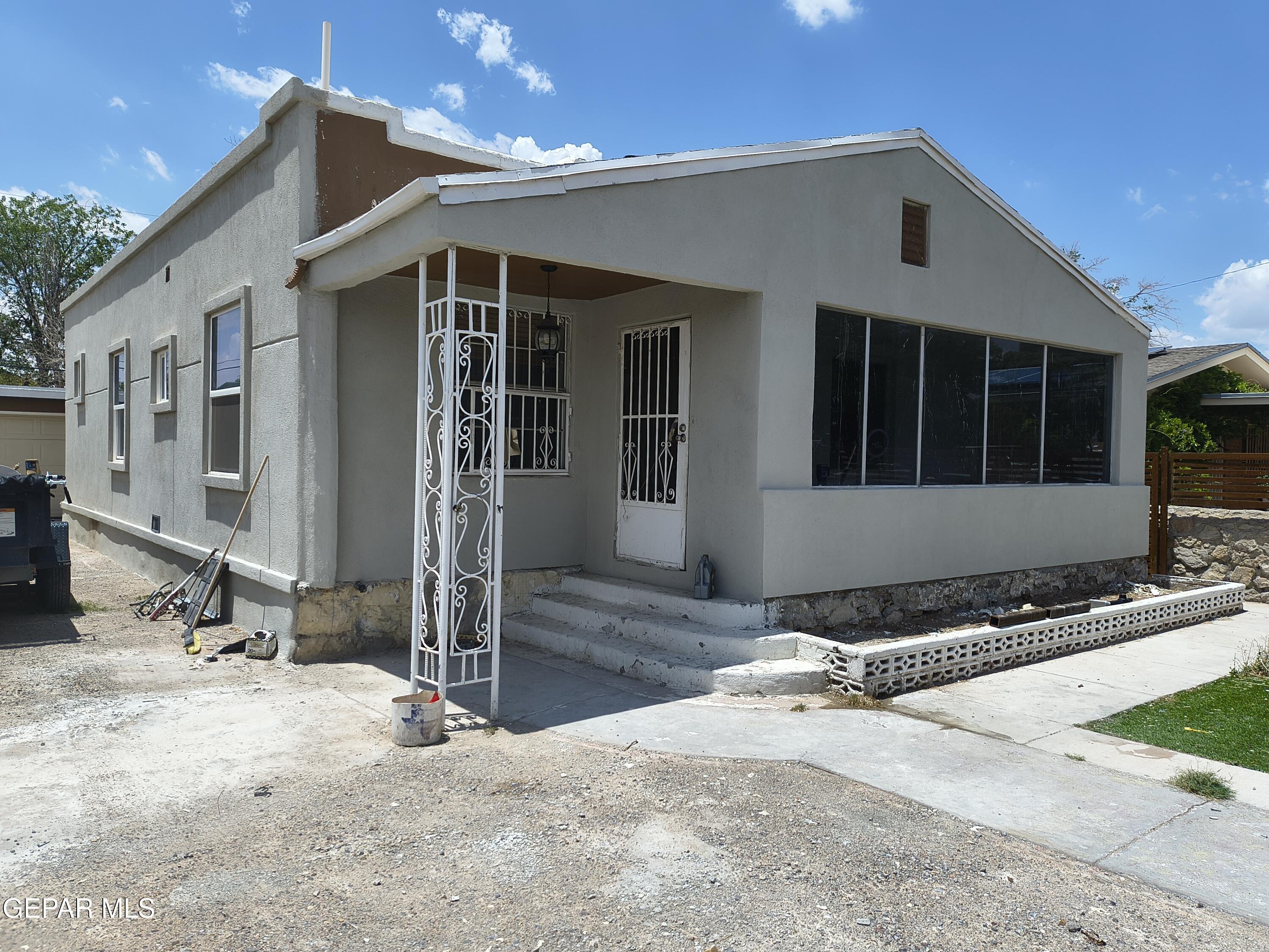 219 N N. Valencia Pl. Place  El Paso TX 79905 photo