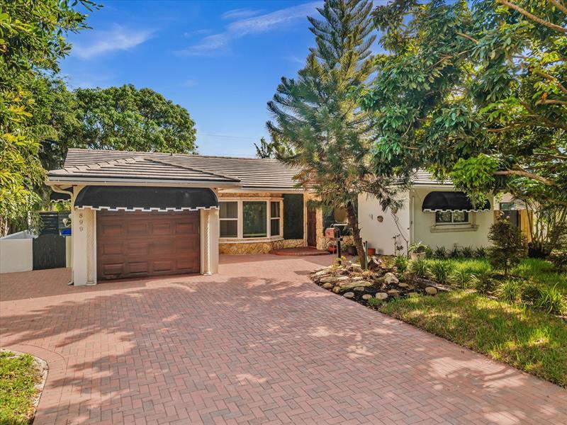 Property Photo: 899 NW 6th Dr FL 33486