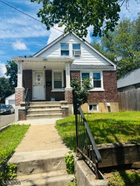 Property Photo: 823 E 3rd St NJ 07062
