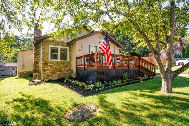 15 Ridge Rd  Stanhope Boro NJ 07874 photo