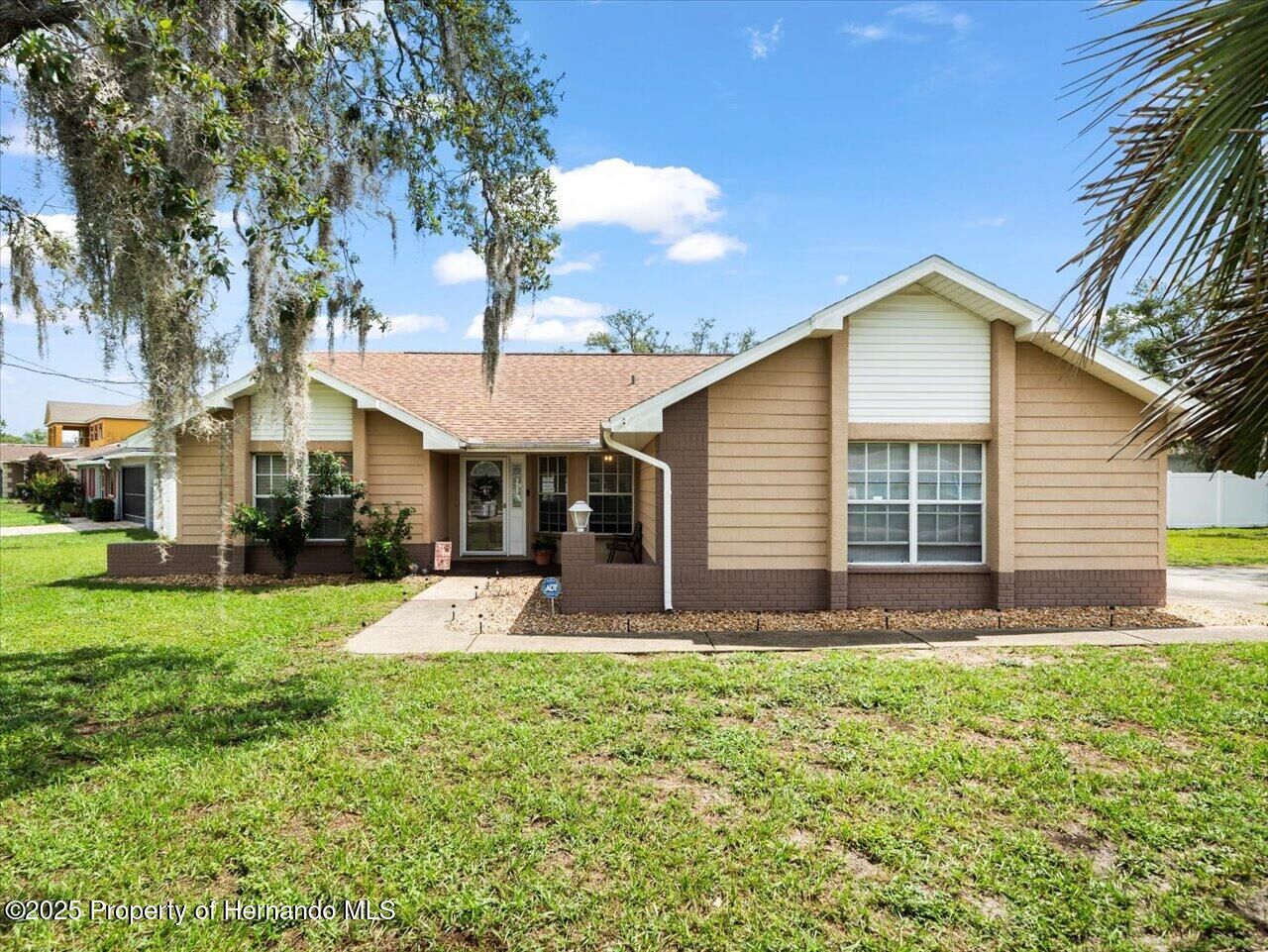 Property Photo:  14185 Barlington Street  FL 34609 