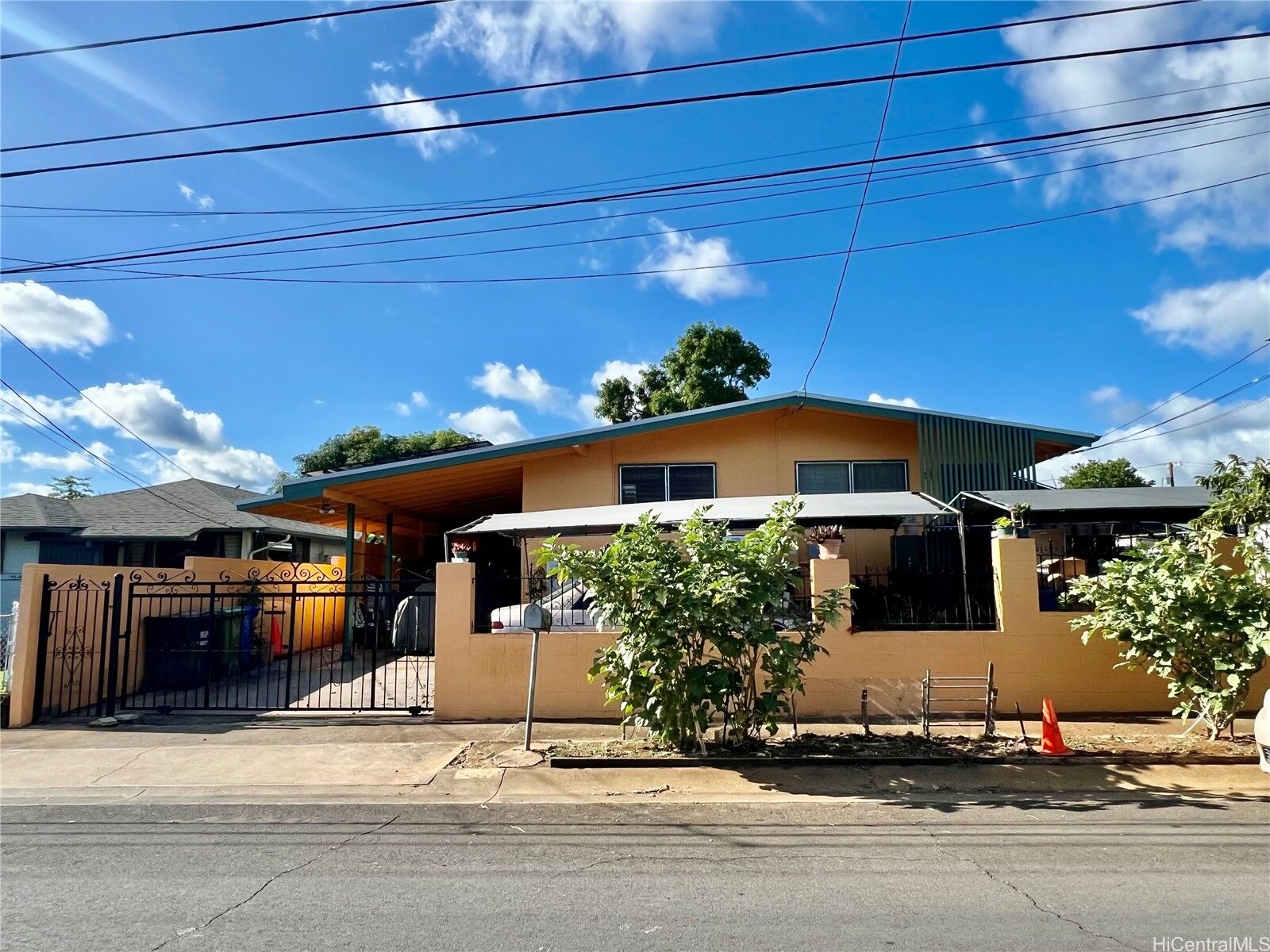 Property Photo: 94-422 Kahuanani Street HI 96797