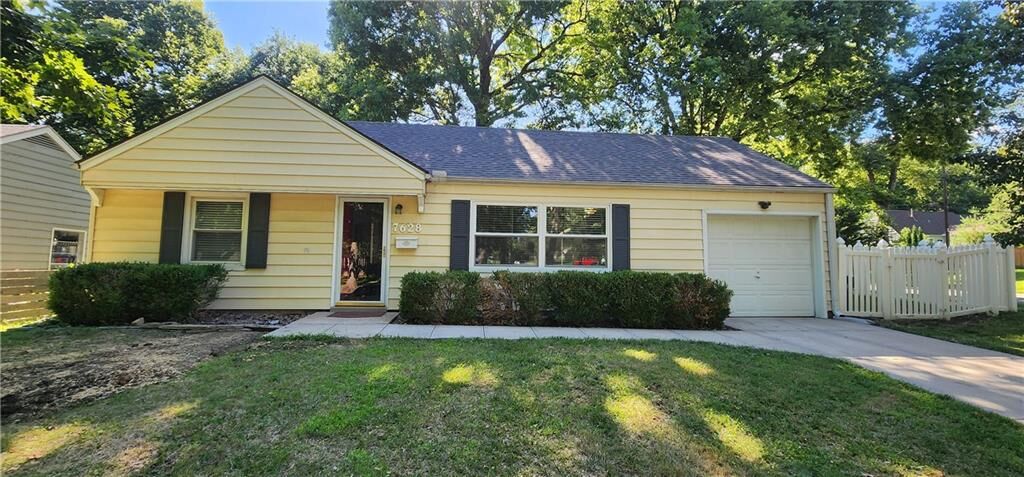 Property Photo: 7628 Norwood Street KS 66208
