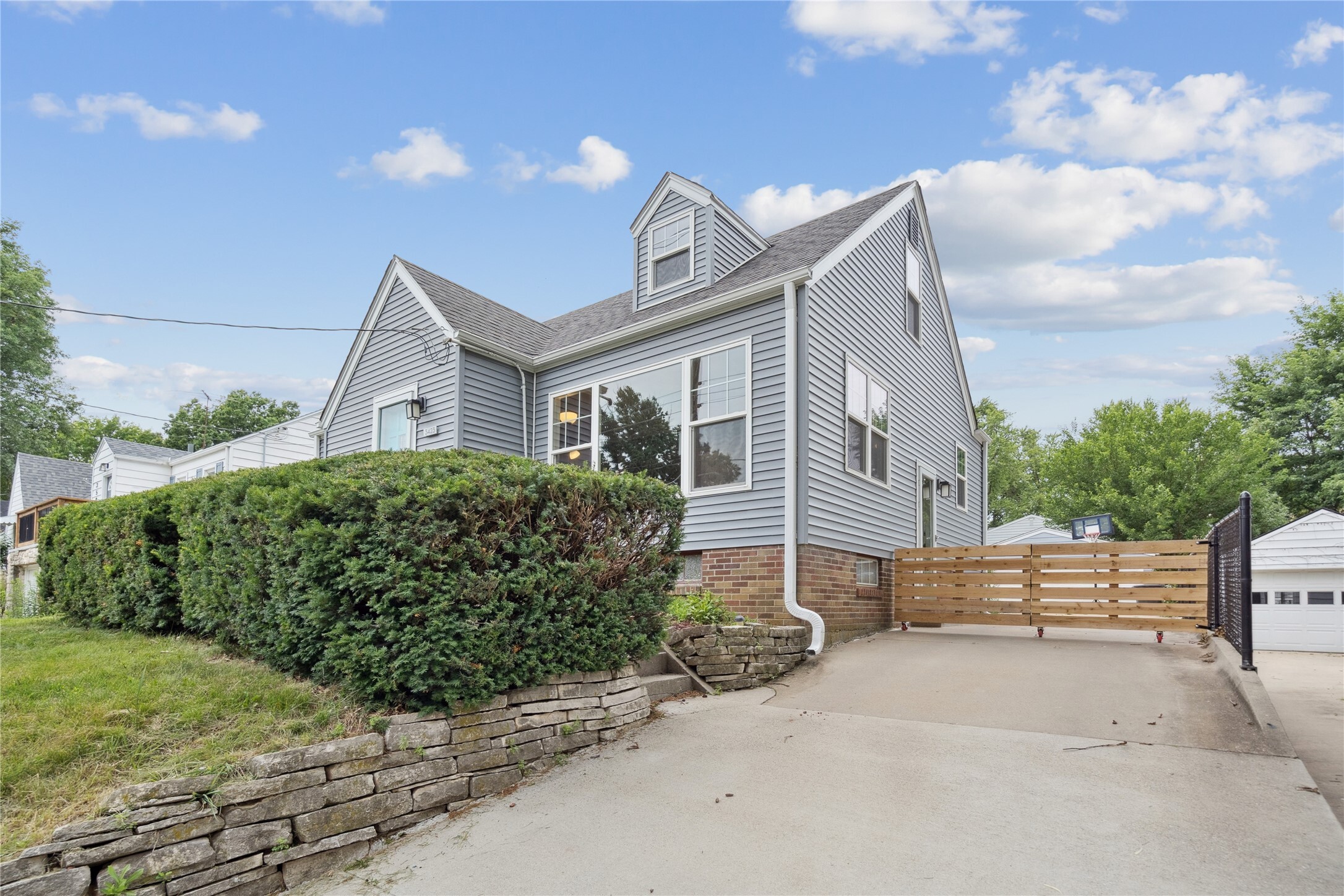 Property Photo: 3423 Washington Avenue IA 50310