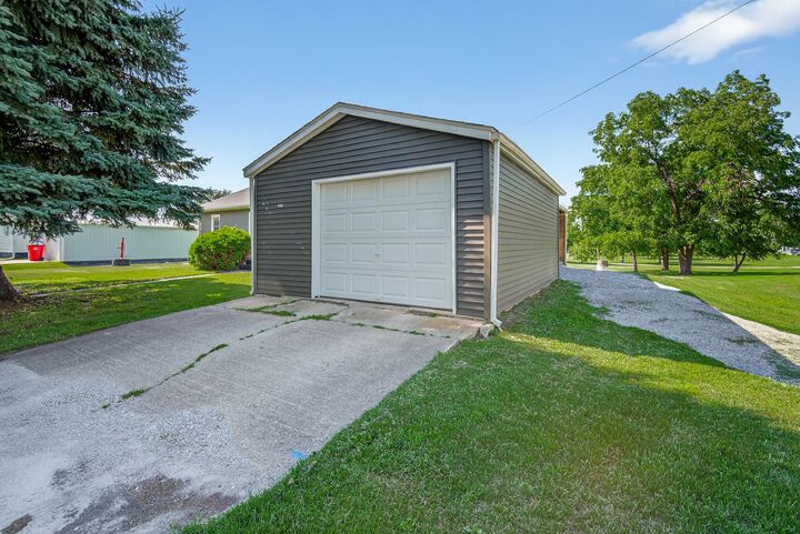 Property Photo: 709 Grand Street IA 50062