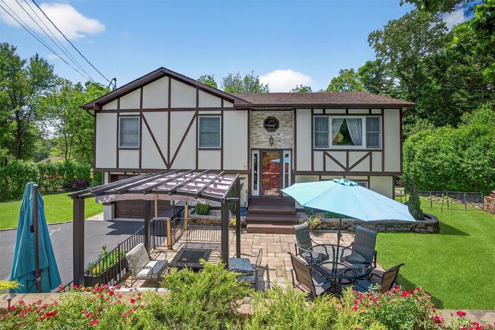 17 Highland Drive  Woodbury NY 10930 photo