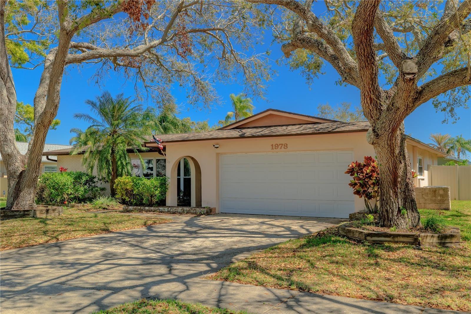 Property Photo:  1978 Arvis Circle W  FL 33764 