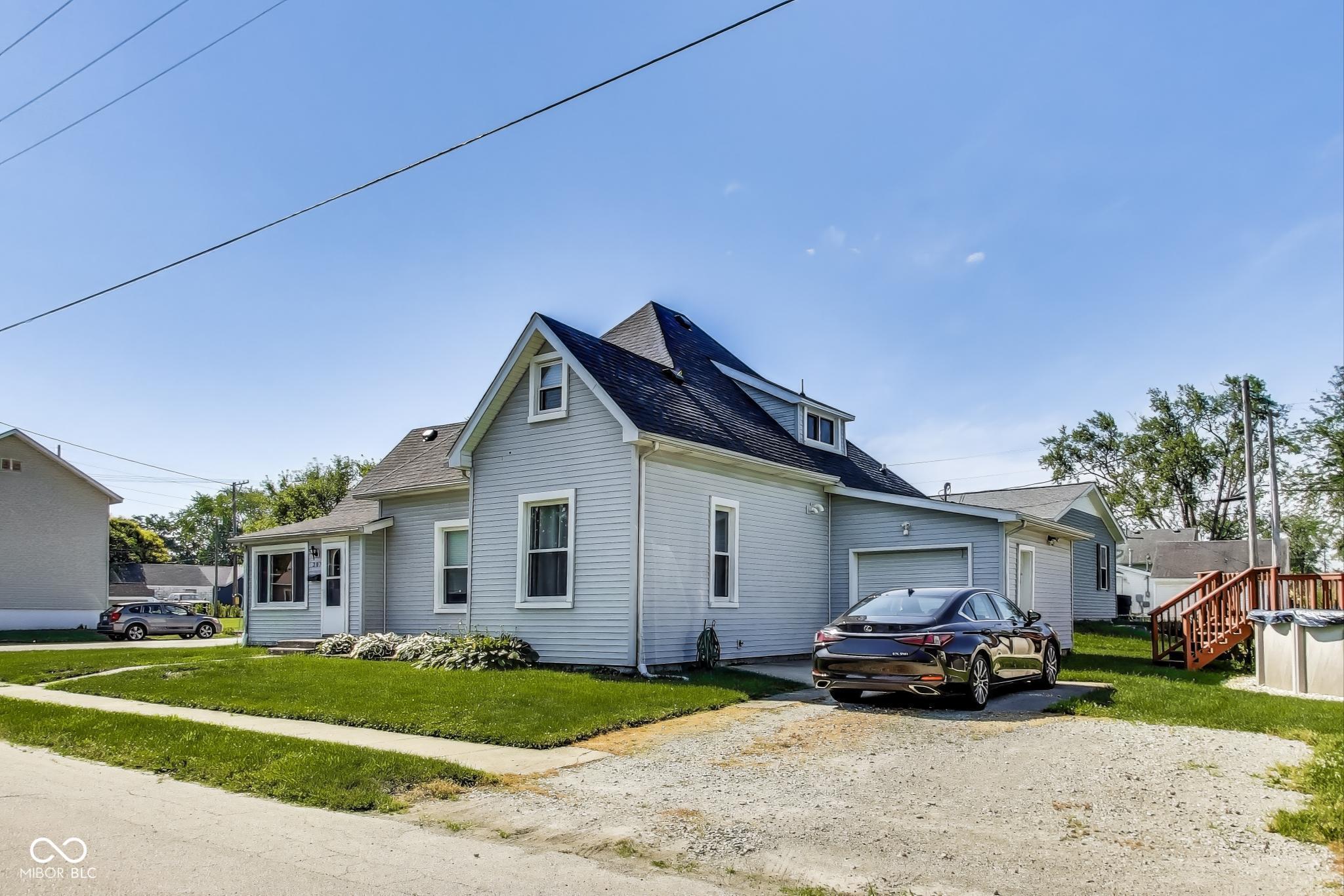Property Photo:  307 E Walnut Street  IN 46052 