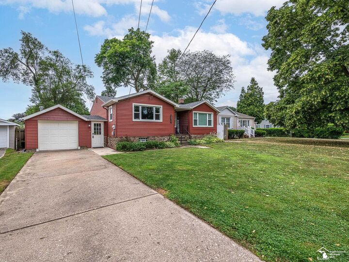 Property Photo: 5825 Edgewood Boulevard MI 48161