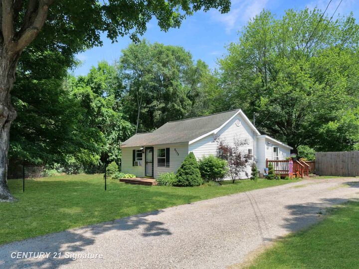 6538 Tower Line Street  Hope MI 48628 photo