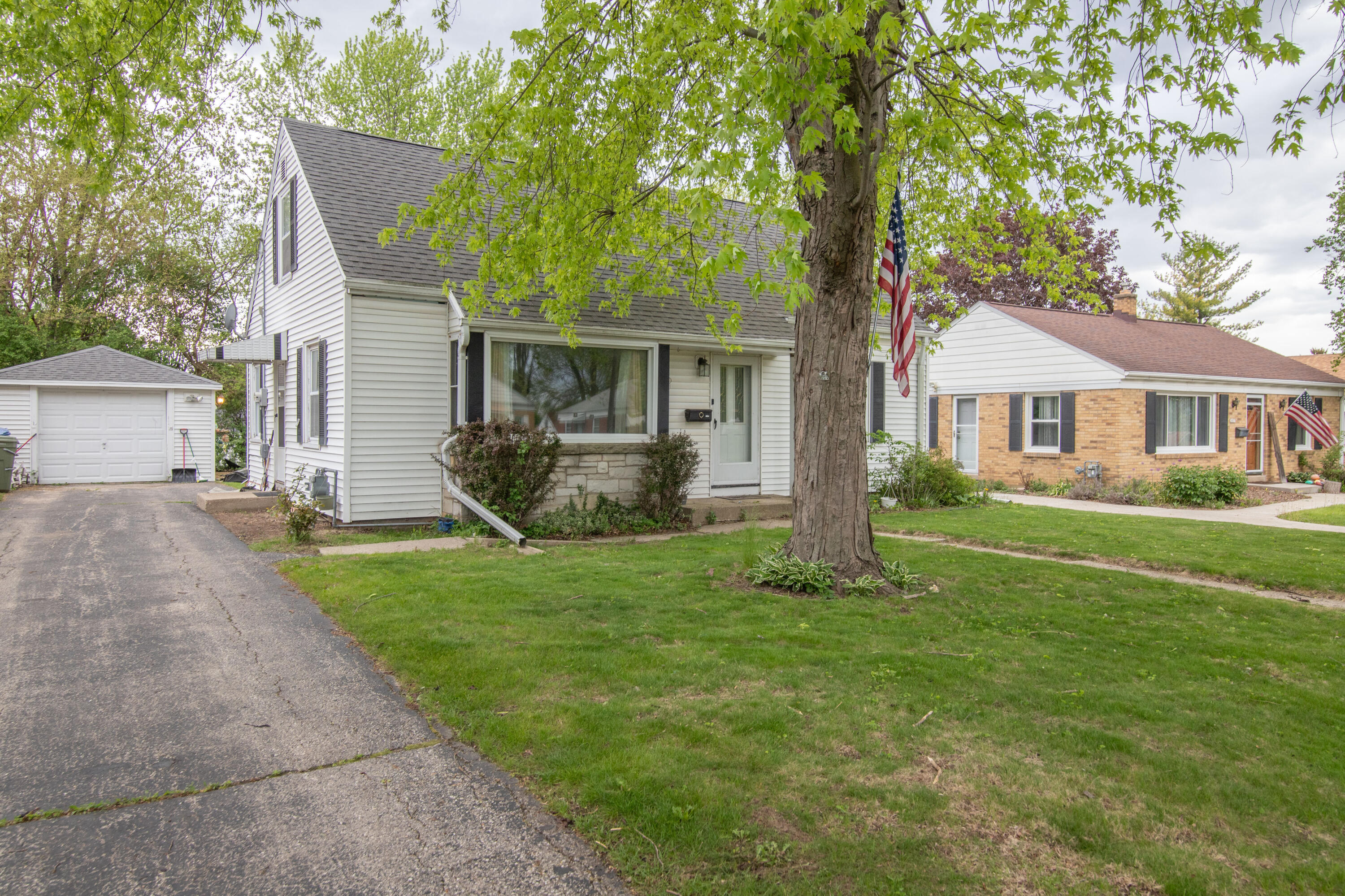 Property Photo: 2845 S 52nd St WI 53219